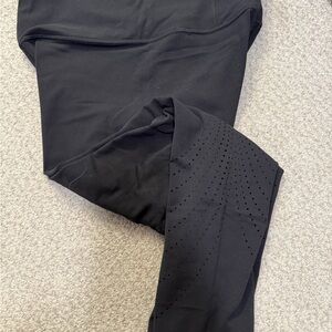 Athleta Sun Salutation 7/8 Leggings Black